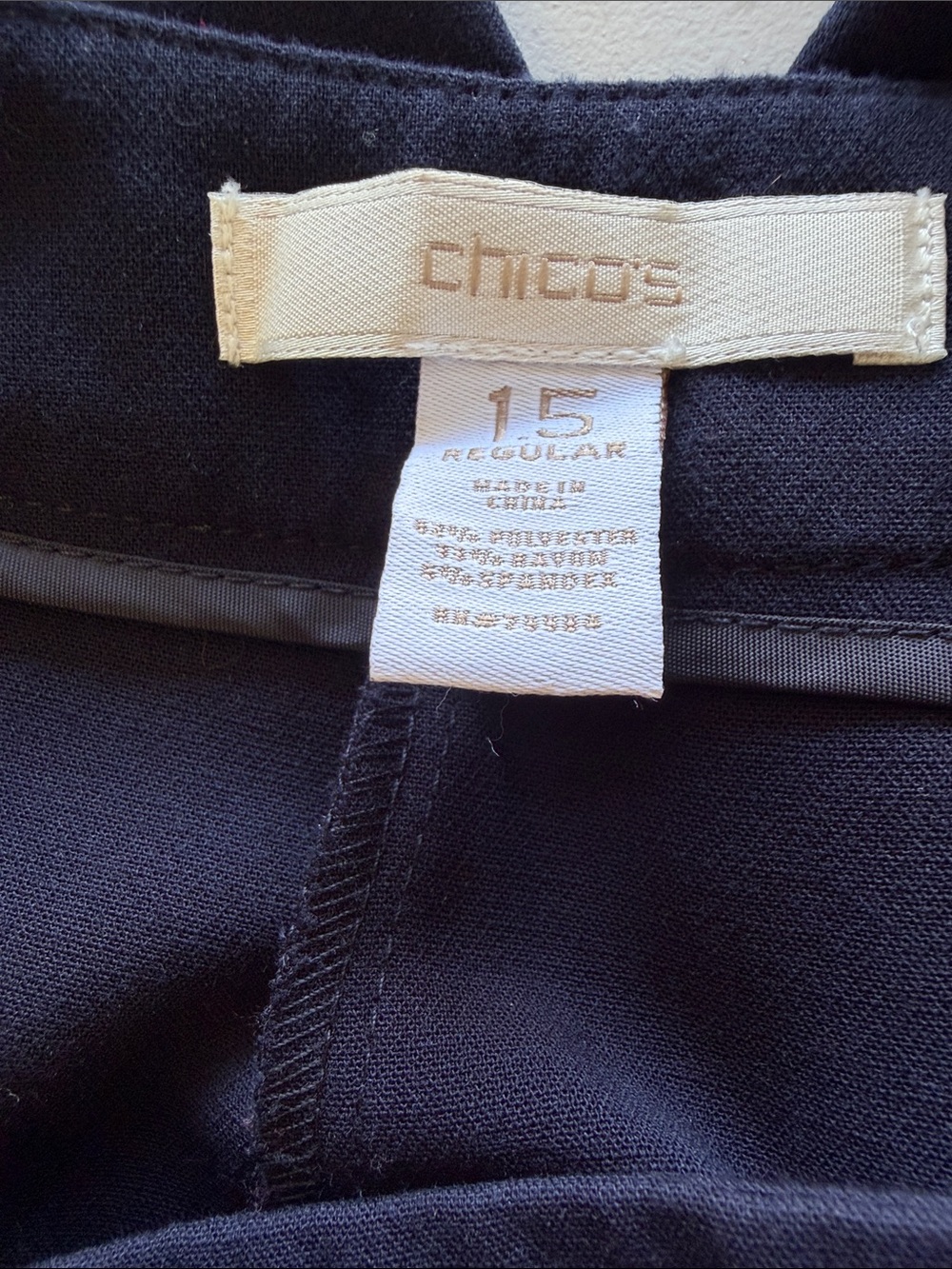 Woman’s Chico Classic Straight-Leg Navy Pants, Size 1.5 Chicos size - Picture 3 of 3